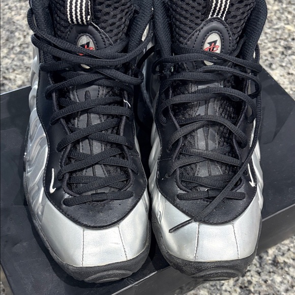 Nike Kids Sneakers Black Silver - Picture 3 of 13